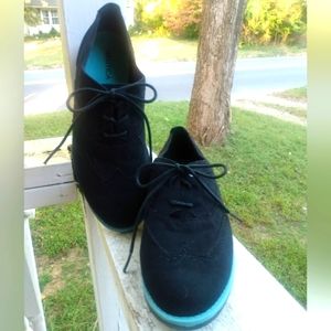 Nautica women's black suede  wingtip Oxford.